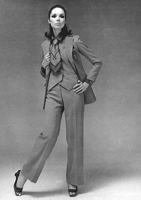 tailleur doppiopetto di lana yves saint laurent 1967|Vestiti Yves saint laurent in Lana Antracite taglia 54 IT .